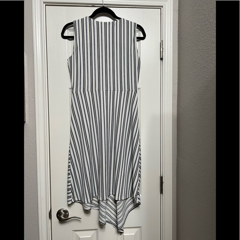 Banana Republic asymetrical fit and flare dress - Picture 5 of 5